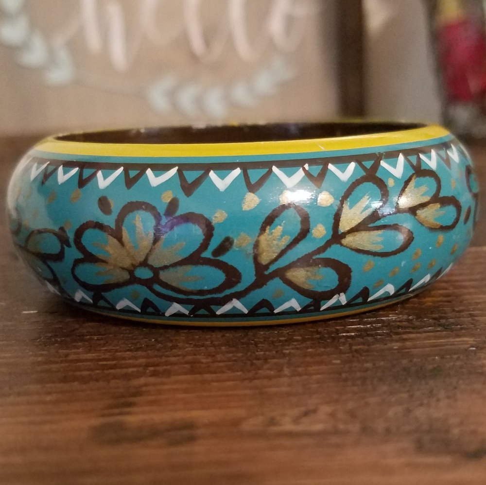 Painted flower bangle bracelet